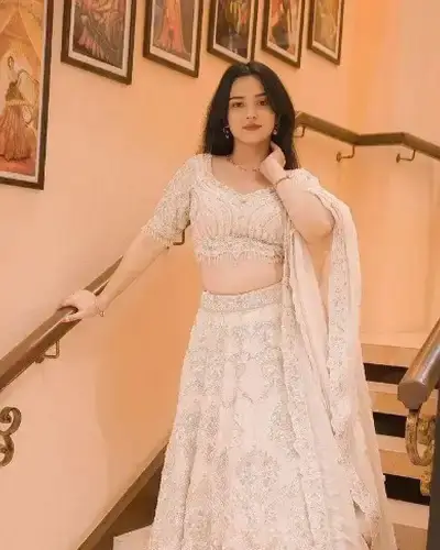 Escort Service In Chhatrapati Shivaji Terminus